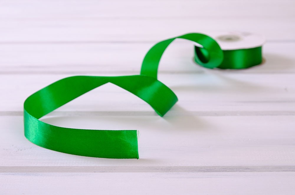 Лента атласная 24 мм цв.зеленый (27,4м) - 0