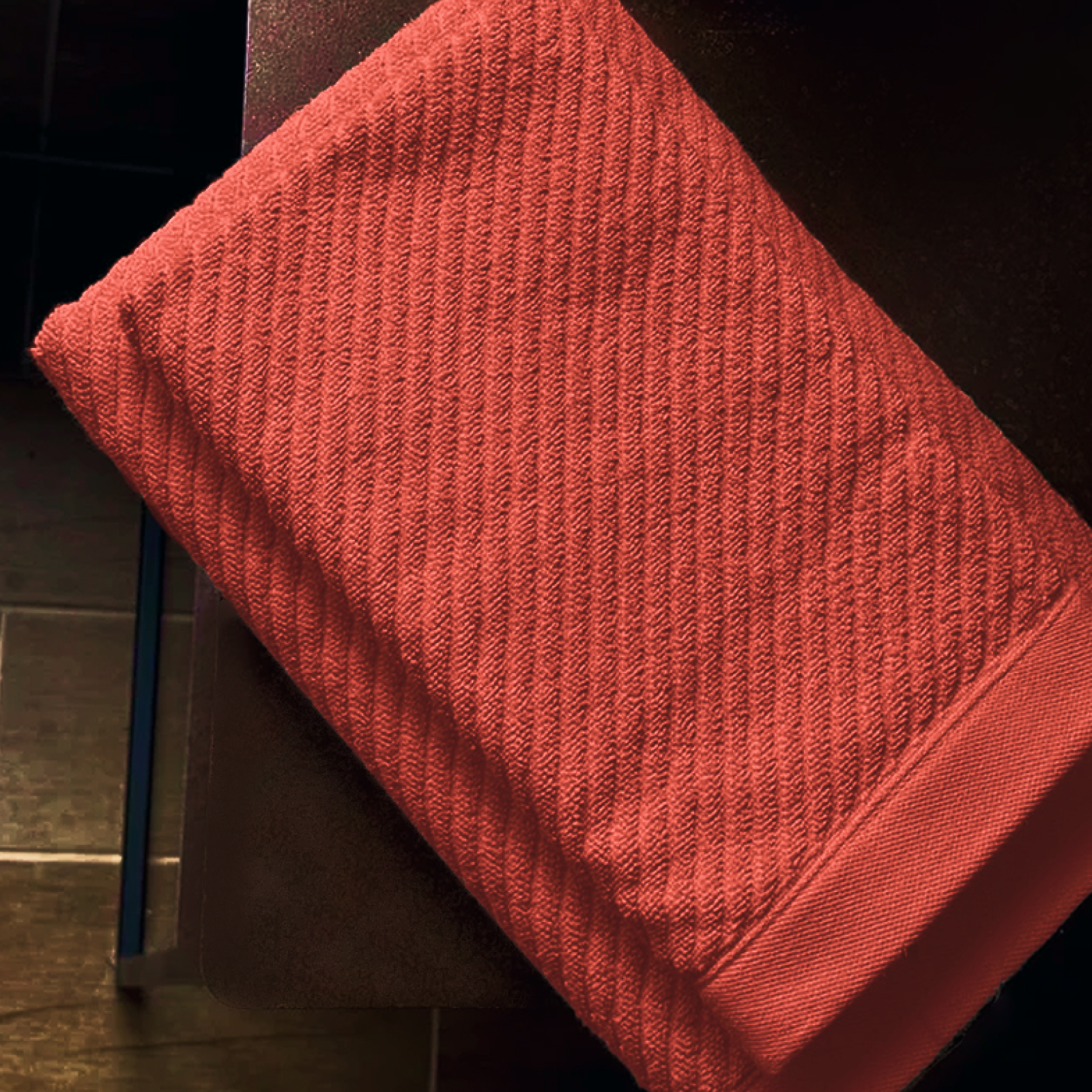 Полотенце махровое Fine Line, коллекция Gamma, кораллово-красный - 0