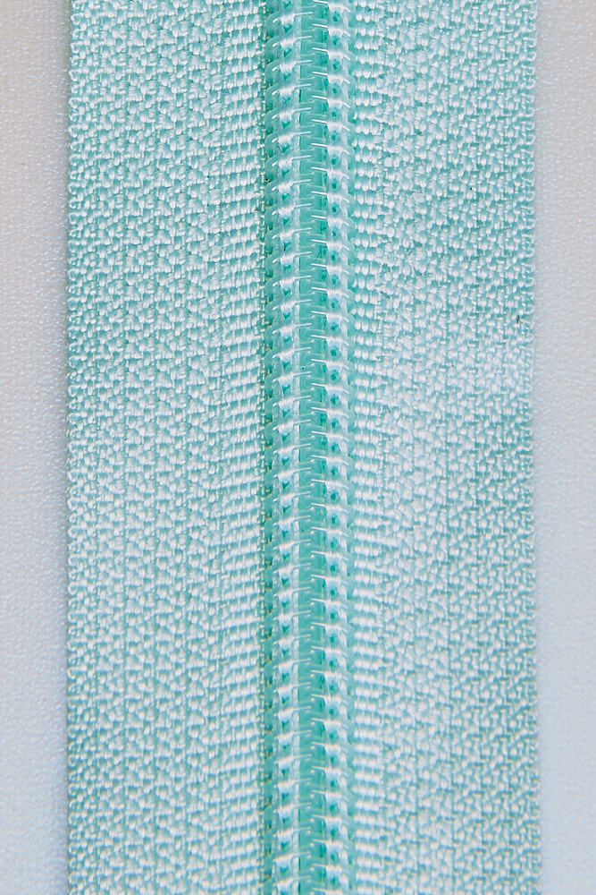 Молния потайная Т3  20 см ц197 св.мята - 0