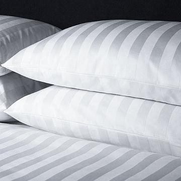 Страйп-сатин 220 см отбеленный арт 3052 (2*2 см)